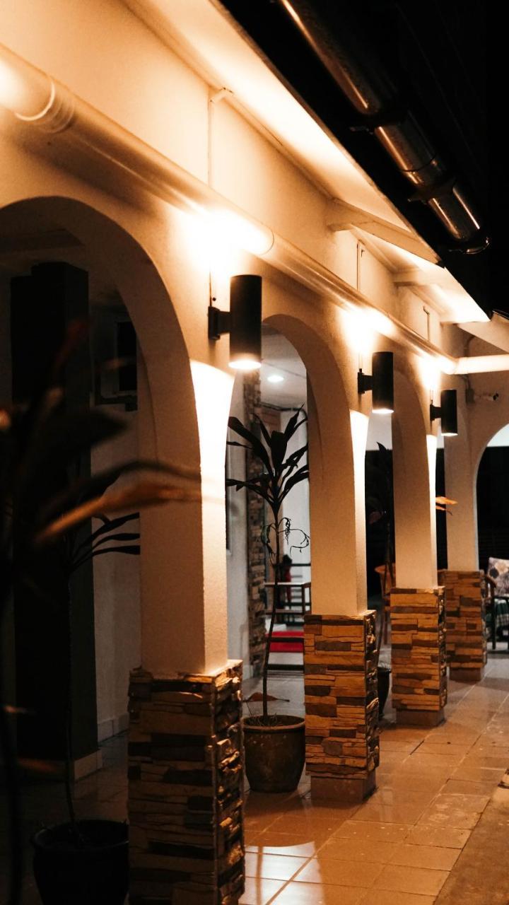 龙运 苏拉宾馆酒店 外观 照片